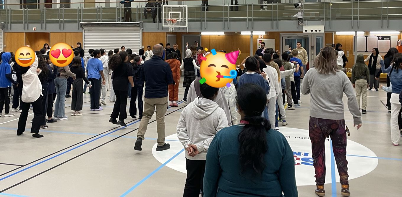 Foto: Sigmund Vefring/Osloskolen en gruppe personer i et rom