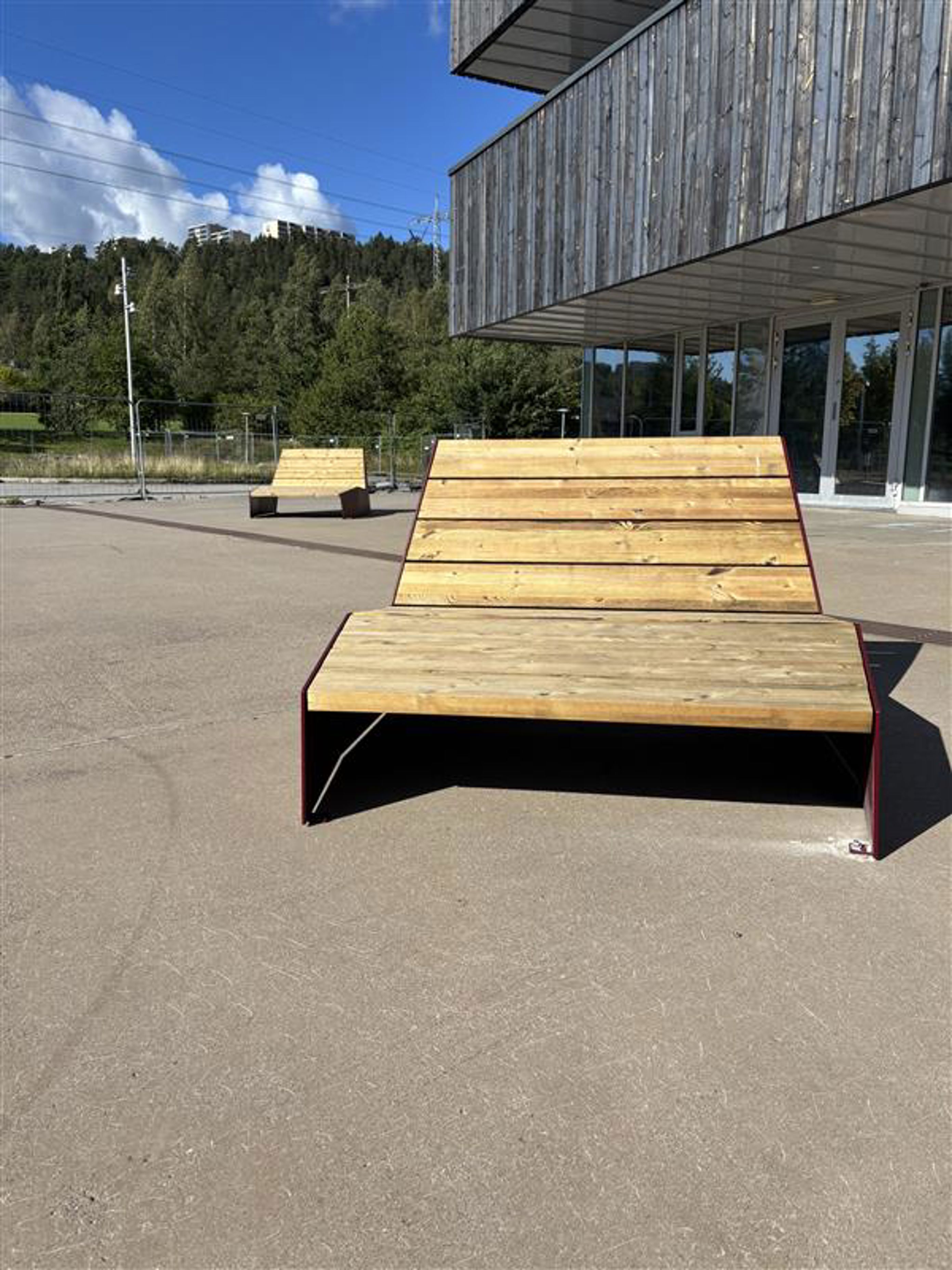 en trebenk utenfor